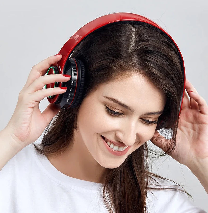 Super Bass Designed Wireless Bluetooth Foldable Headphones with Mic